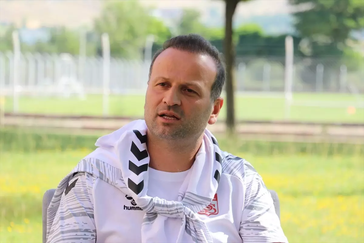 Osman Zeki Korkmaz: 'Sivasspor'u Süper Lig'e döndüreceğiz'