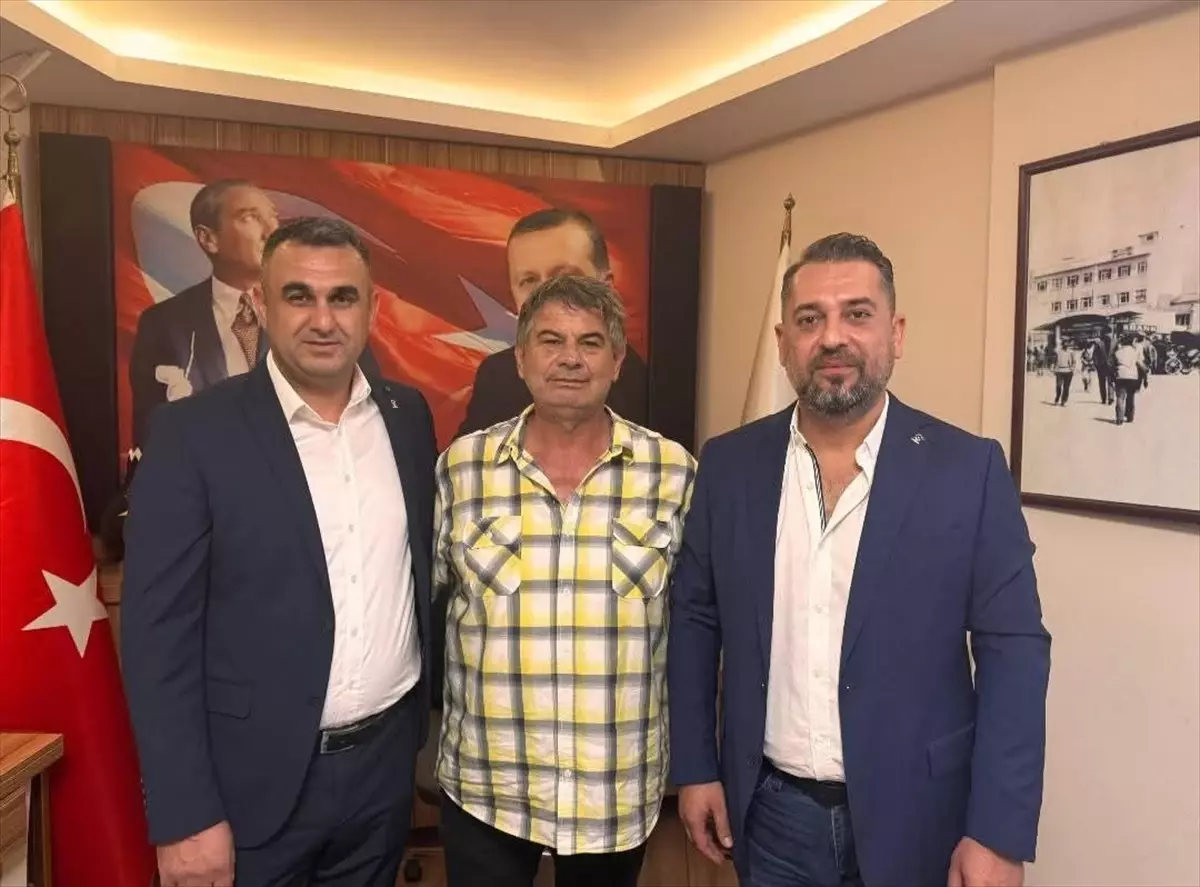 CHP'li Meclis Üyeleri AK Parti'ye Geçti