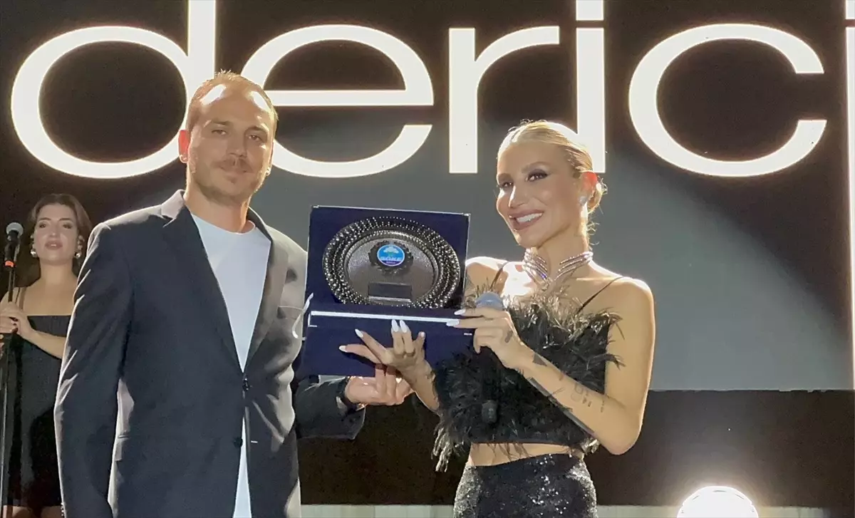 Söke'de İrem Derici Konseri ile Kurtuluş Coşkusu
