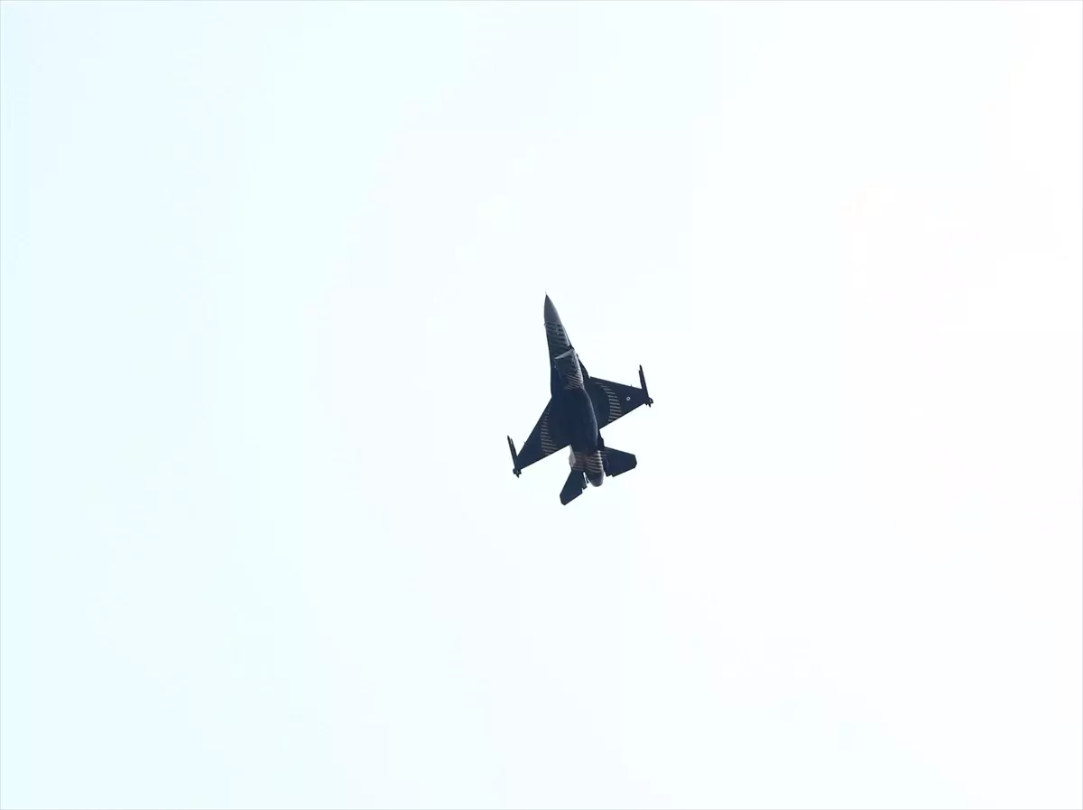 SOLOTÜRK'ten Balıkesir'de Gösteri Uçuşu