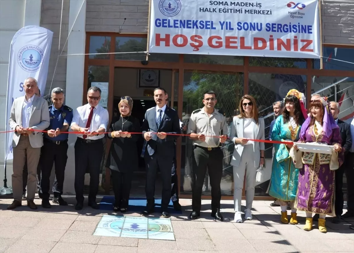 Soma'da Halk Eğitim Kursiyerlerinin Ürünleri Sergilendi