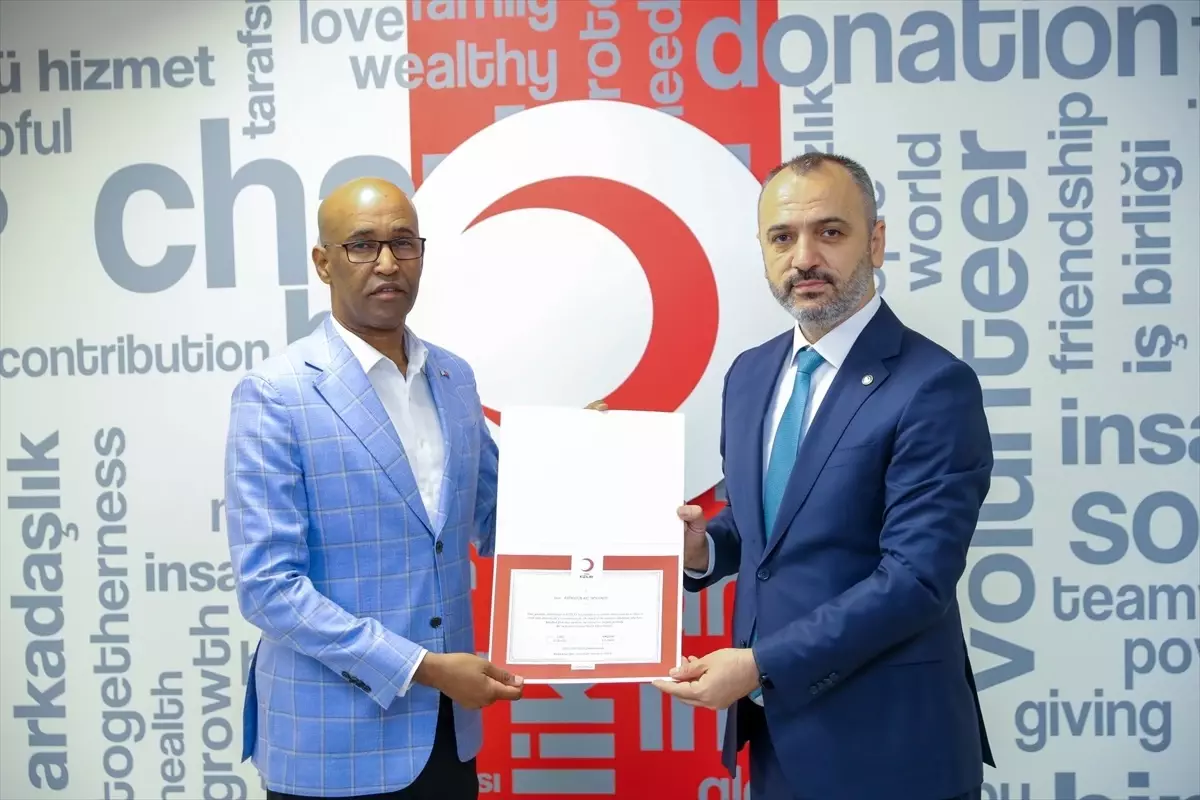 Somali Büyükelçisi Kurban Vekaletini Türk Kızılay'a Verdi
