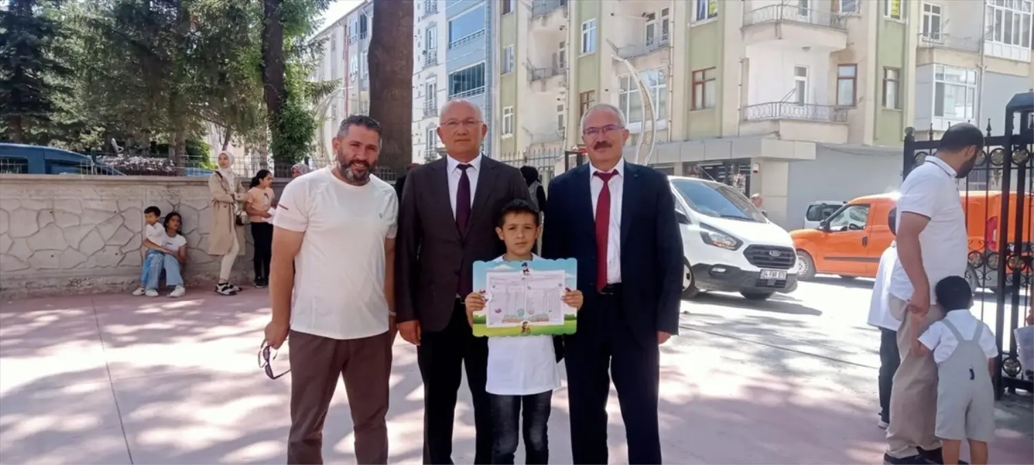 Yozgat'ın Sorgun İlçesinde 15 Bin 717 Öğrenci Karnelerini Aldı