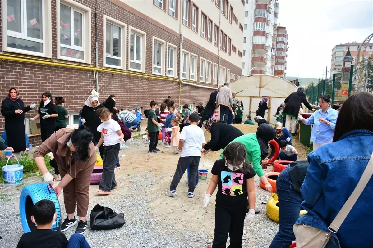 Sorgun'da Ailemle Eğitim Yolculuğu Projesi ile Okul Bahçesi Çiçeklendi