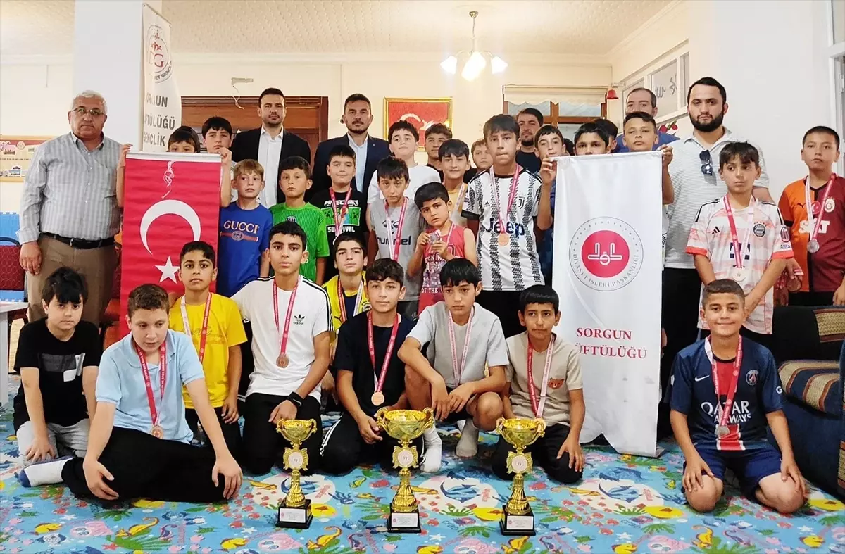 Yozgat'ta Yaz Kur'an Kursları Arası Futbol Turnuvası Şampiyonu Bahçesaray Takımı Oldu