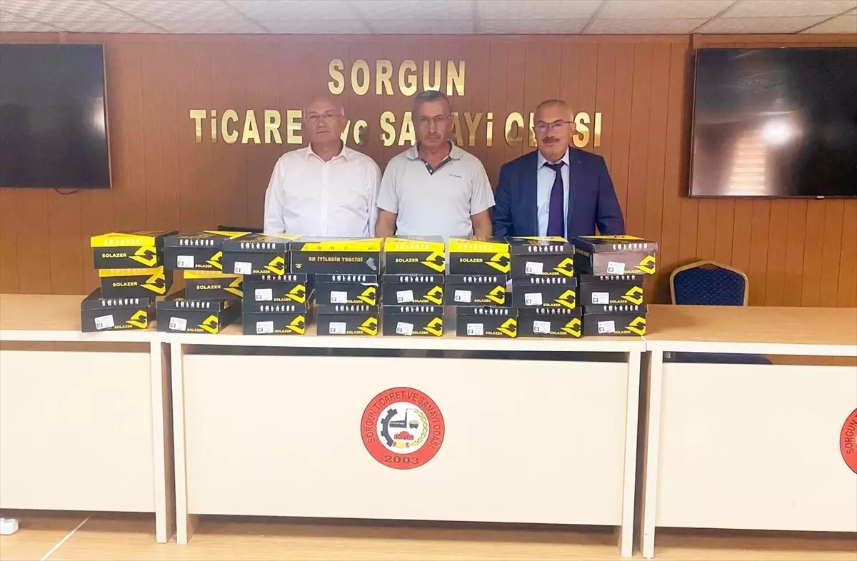Sorgun TSO'dan Dar Gelirli Öğrencilere Ayakkabı Yardımı