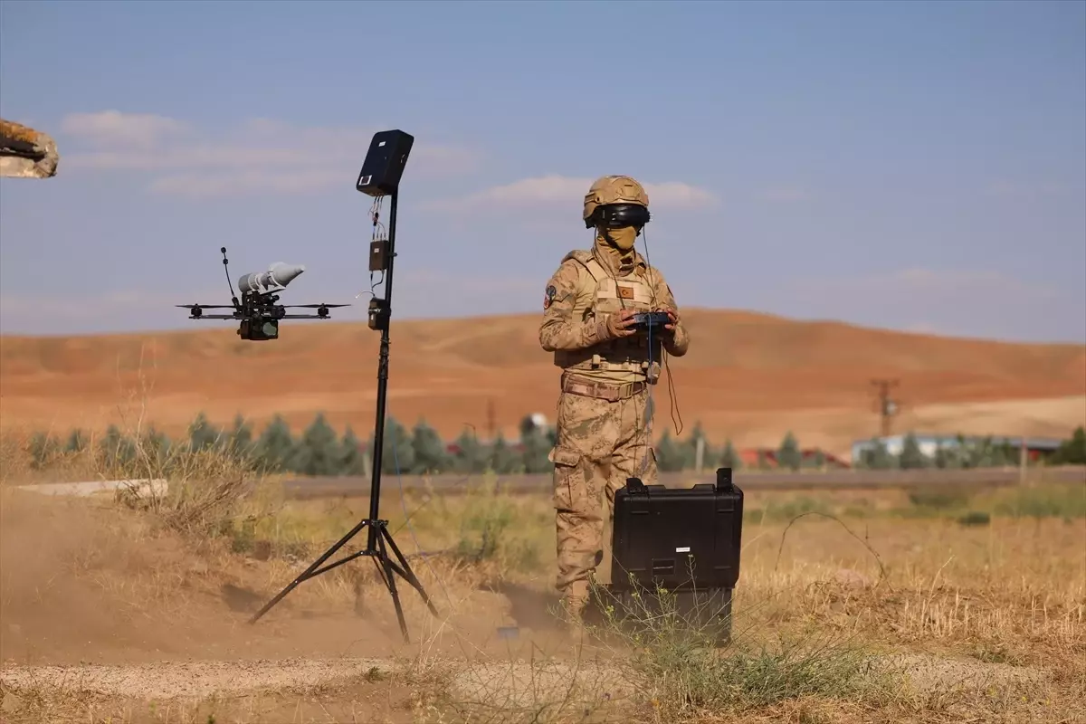 STM, IDEF 2025 Fuarı'nda Yeni İHA ve Kamikaze Dronu Tanıttı