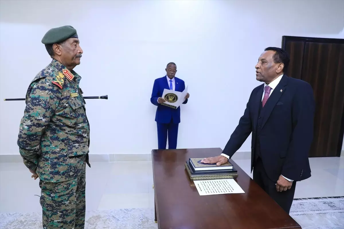 Port Sudan'ın Yeni Başbakanı Kamil İdris Göreve Başladı