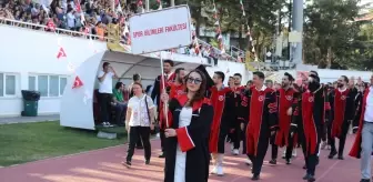 Süleyman Demirel Üniversitesi'nde Mezuniyet Töreni Coşkuyla Kutlandı