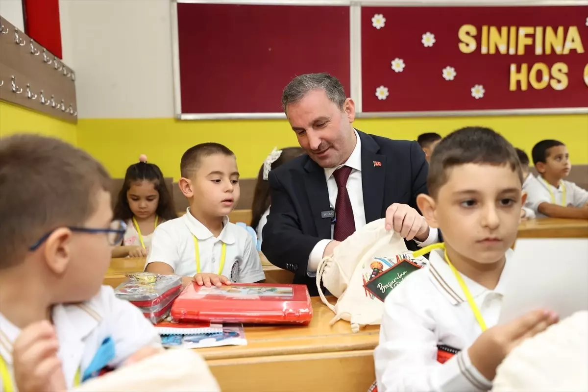 Sultanbeyli Belediyesi, 9 Bin Öğrenciye Kırtasiye Desteği Sağlayacak