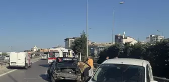 Sultanbeyli'de Trafik Kazası: 4 Kişi Hafif Yaralandı