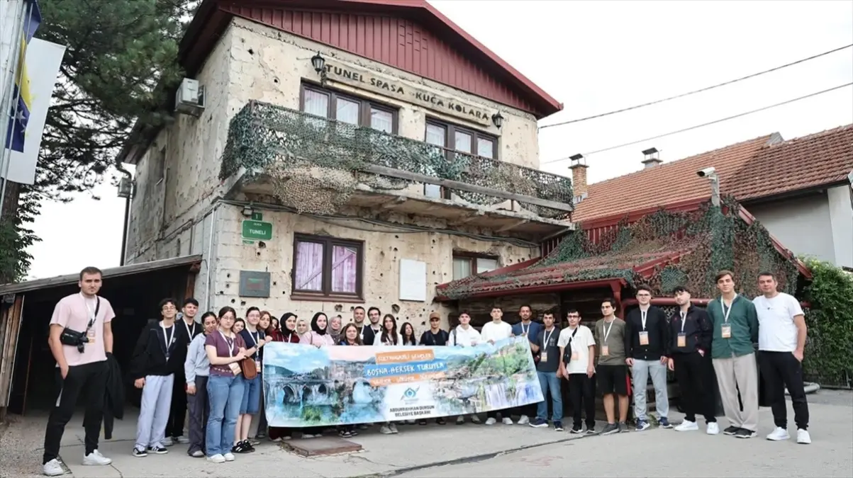 Sultangazi Belediyesi, YKS Derece Yapan Öğrencileri Bosna Hersek ile Ödüllendirdi