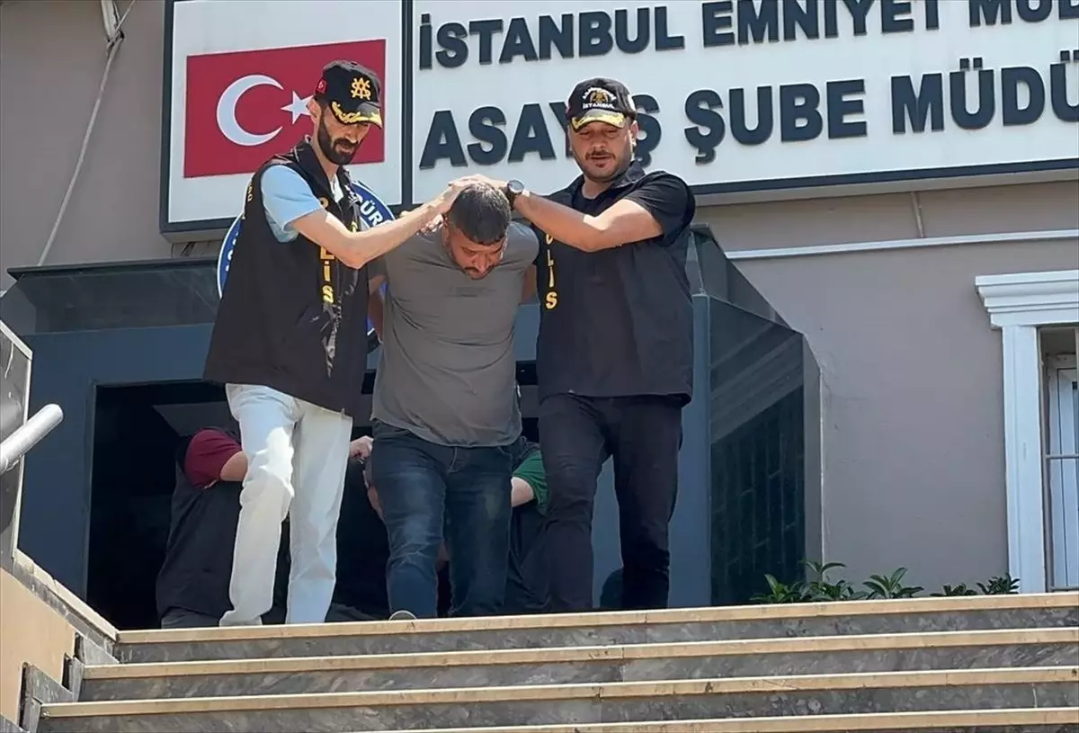 Sultangazi'de Ruhsatsız Tabancanın Ateş Almasıyla İş Yeri Sahibi Hayatını Kaybetti