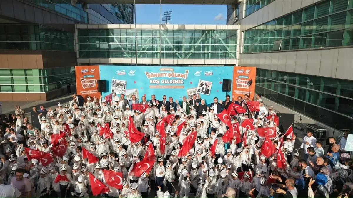 Sultangazi'de 1500 Çocuk İçin Toplu Sünnet Şöleni Düzenlendi