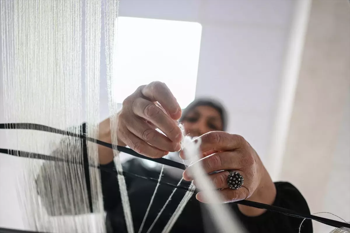 'Sultanların kumaşı' kadın girişimcilerle yeniden hayat buluyor