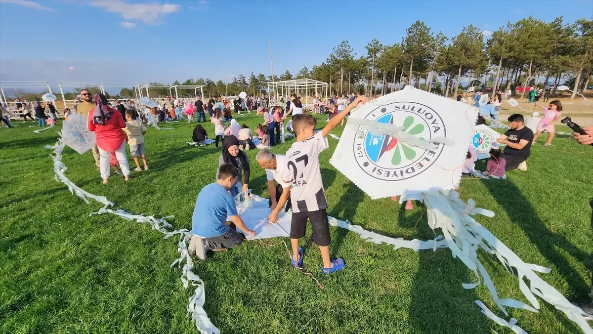 Suluova'da Uçurtma Şenliği Coşkusu