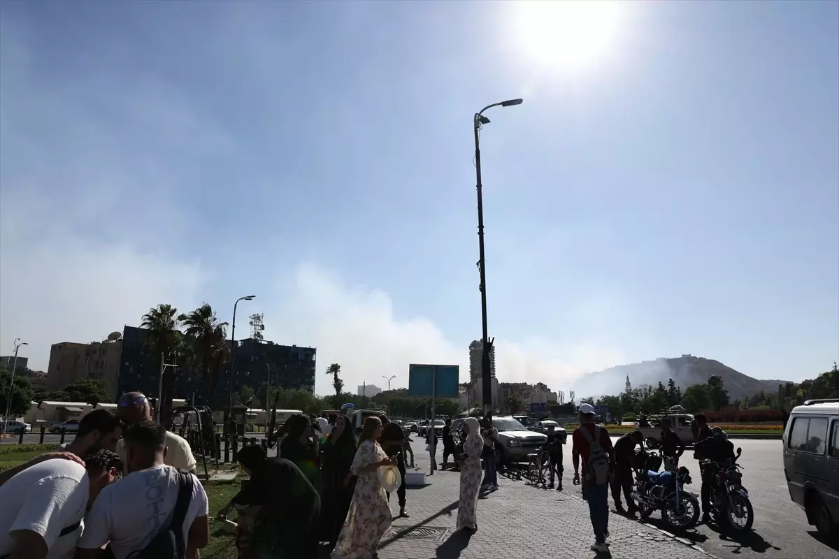 Şam'da Cumhurbaşkanlığı Sarayı Yakınında Yangın