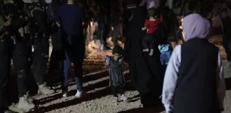Suriye'nin Hol Kampı'ndan İlk Aileler Tahliye Edildi