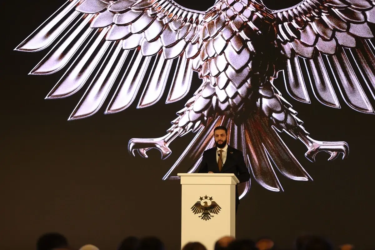 Suriye'nin Yeni Ulusal Logosuyla Yeniden İnşa Süreci Başladı