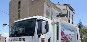 Suşehri'ne Yeni Çöp Toplama Kamyonu Hizmete Girdi