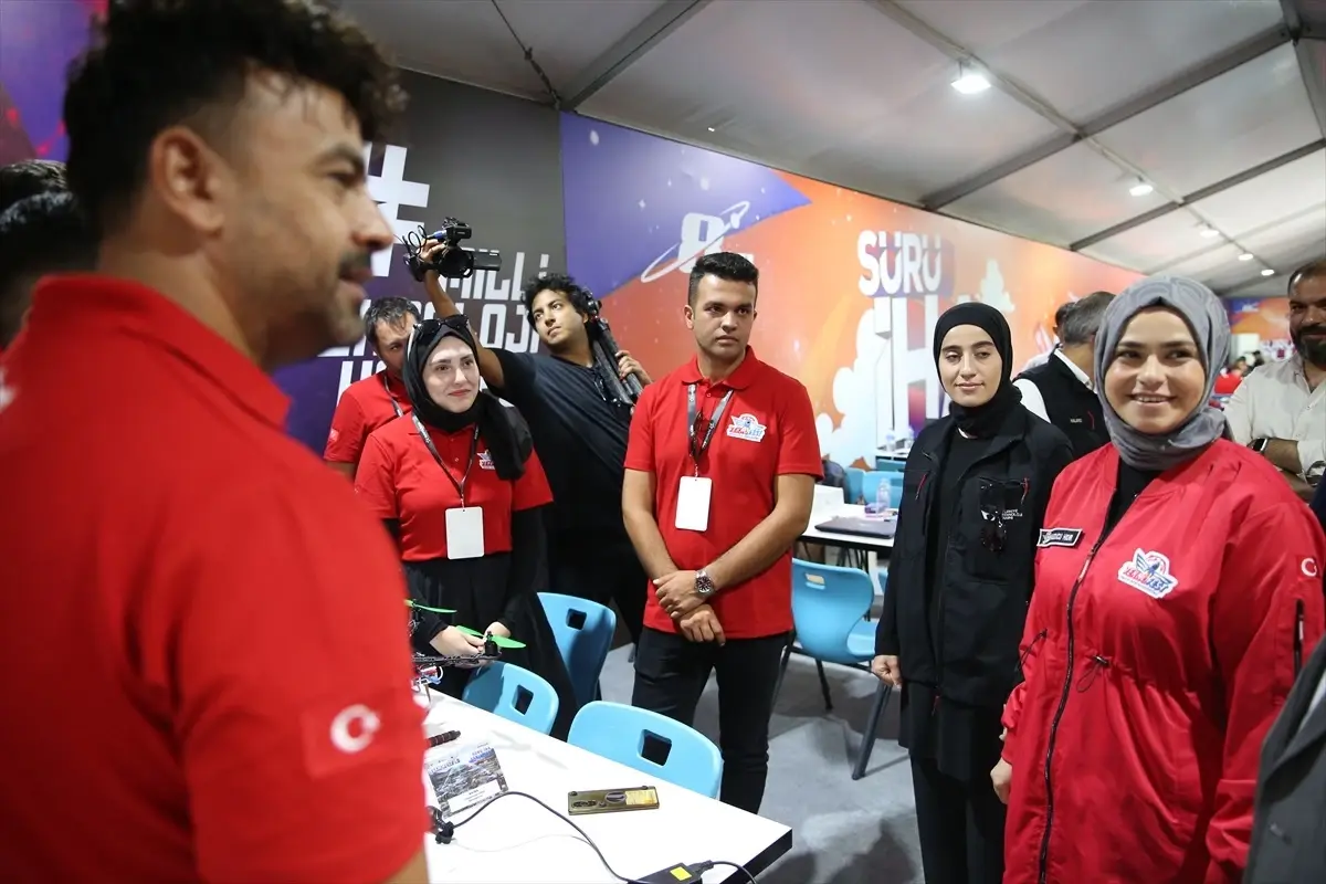T3 Vakfı Başkanı Elvan Kuzucu Hıdır, TEKNOFEST Sürü İHA Yarışması'nı Ziyaret Etti