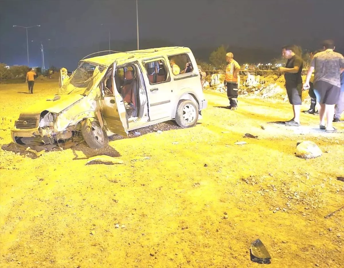 Gaziantep'te İki Ticari Araç Kaza Yaptı: 8 Yaralı