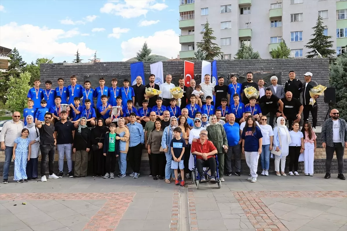Talas Belediyespor U15 Türkiye Şampiyonu Oldu