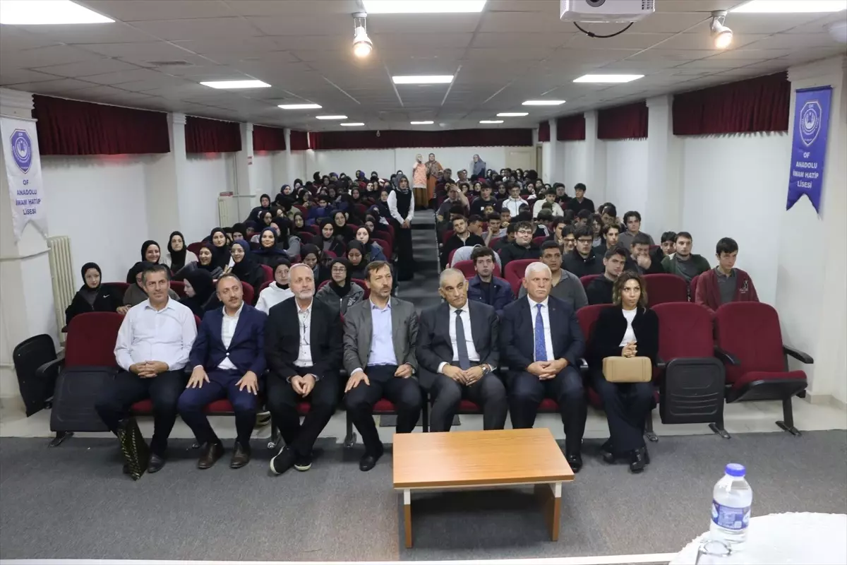 İmam Hatip Lisesi'nde 'İçindeki Seni Hareket Geçir' Konferansı