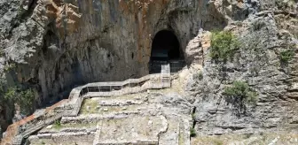 Isparta'nın Zindan Mağarası, Tarihi ve Doğal Güzellikleriyle Turistlerin İlgisini Çekiyor