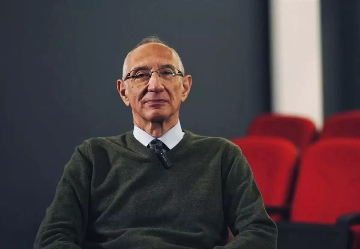Tarihçi Prof. Dr. Koçak, ülkede dönüm noktası olan 27 Mayıs'ı anlattı Açıklaması