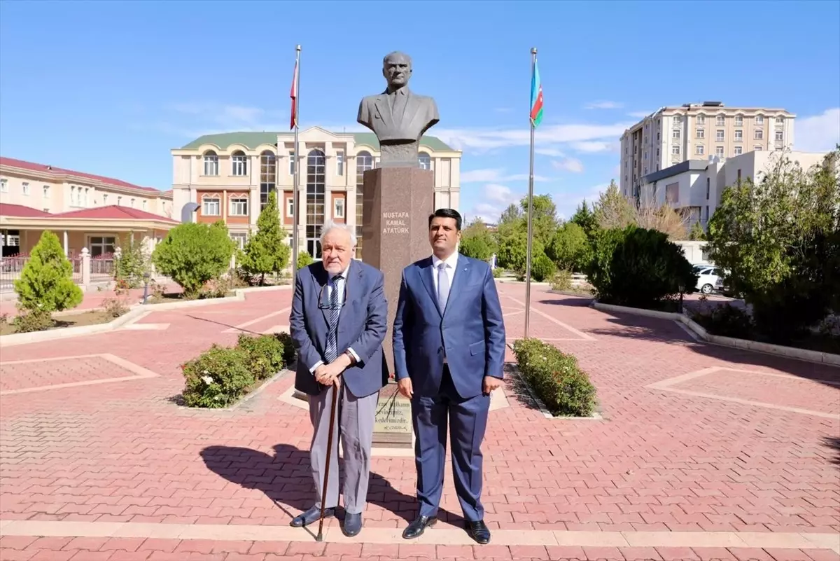 Prof. Dr. İlber Ortaylı Nahçıvan'da Tarih ve Kültür Üzerine Konuştu