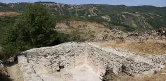 Altınova'da Tarihi Çobankale Kazıları Devam Ediyor