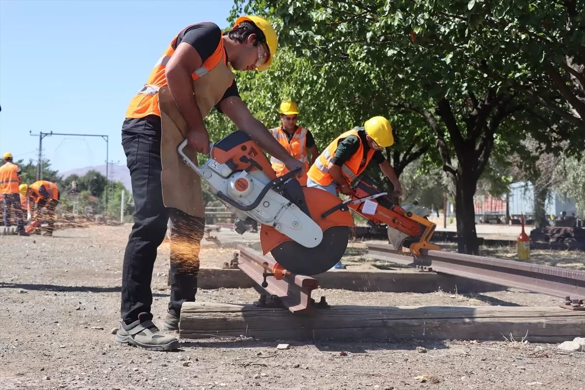 TCDD Desteğiyle Erzincan Tren Garı'nda Uygulamalı Eğitim İmkanı