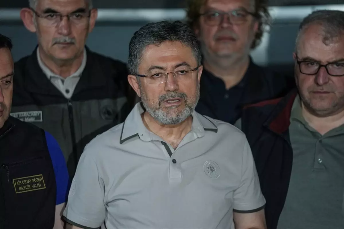 54 Yangınla Mücadele Devam Ediyor