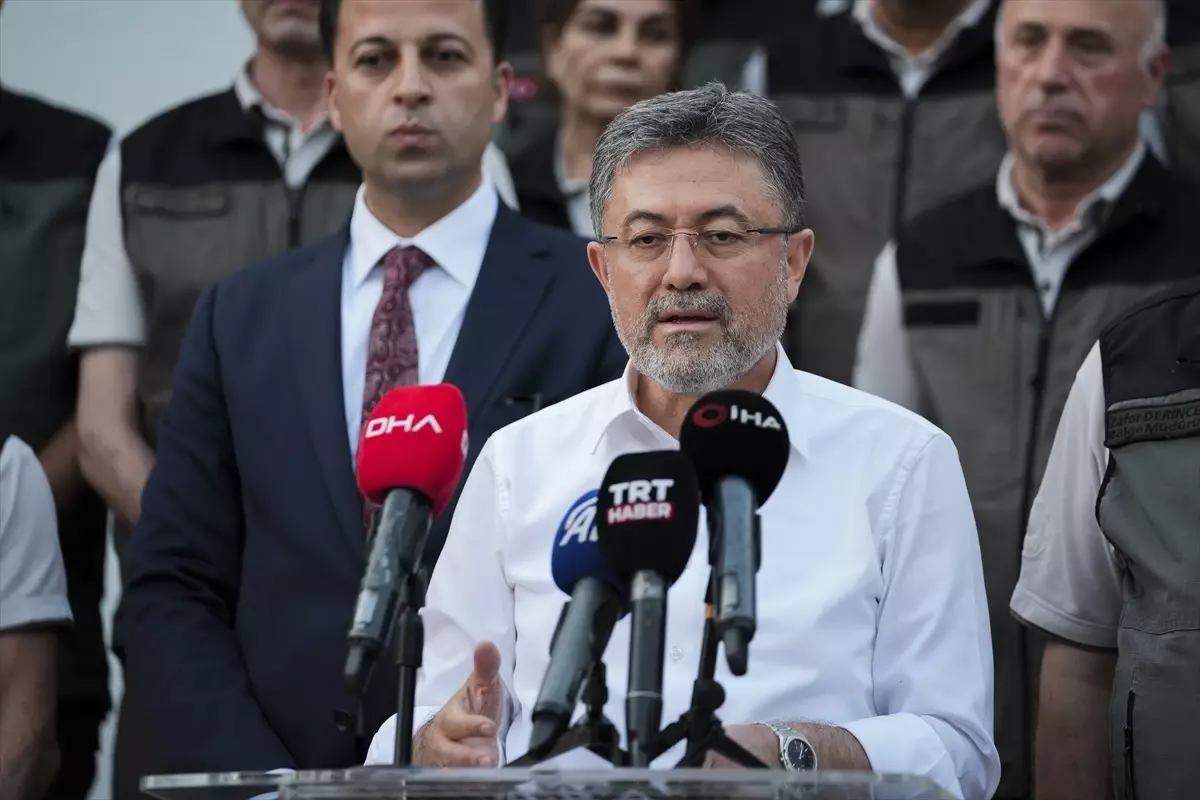 Tarım ve Orman Bakanı Yumaklı'dan orman yangınlarına ilişkin açıklama Açıklaması