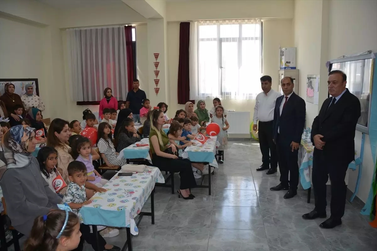 Tatvan'da Öğrenciler Karnelerini Aldı