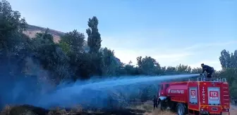 Tatvan'da Otluk Alanda Yangın Kontrol Altına Alındı