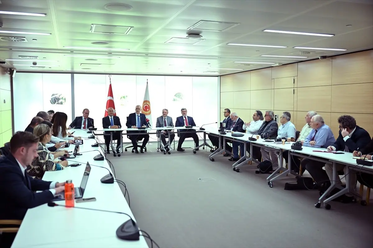 TBMM Başkanı Kurtulmuş, Brüksel'de Türk gazetecilerle bir araya geldi Açıklaması