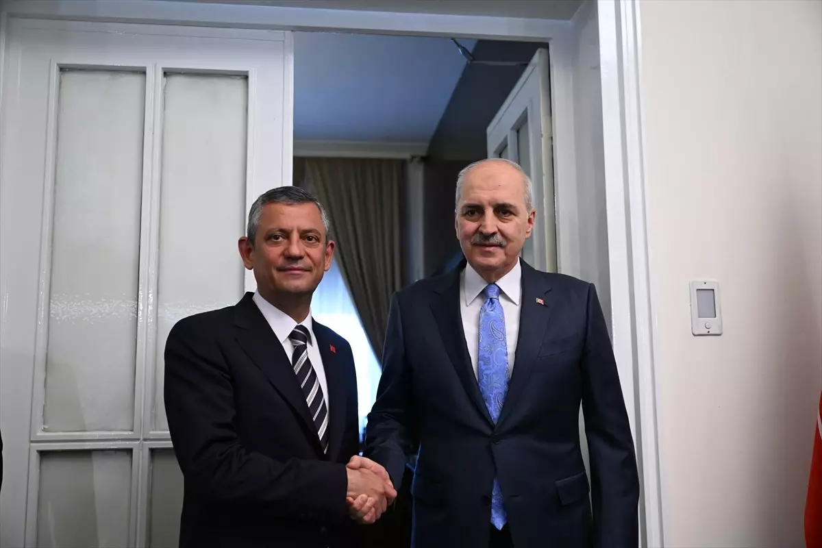 TBMM Başkanı Kurtulmuş, CHP Genel Başkanı Özel'i ziyaret etti