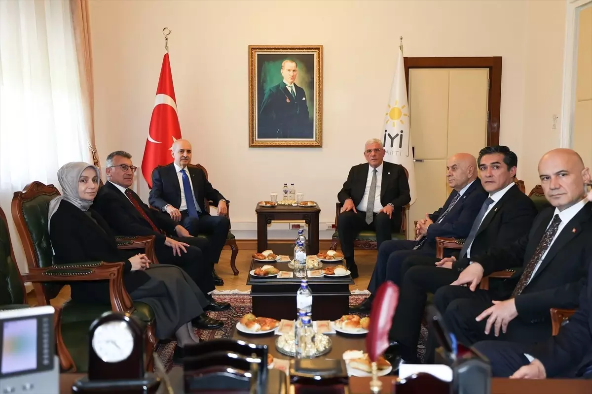 TBMM Başkanı Kurtulmuş, İYİ Parti TBMM Grubu'nu ziyaret etti Açıklaması