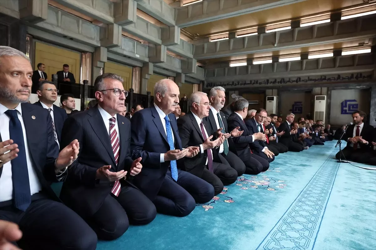 TBMM Başkanı Kurtulmuş, Meclis Camii'nde şehitler için düzenlenen Mevlid-i Şerif Programı'na katıldı