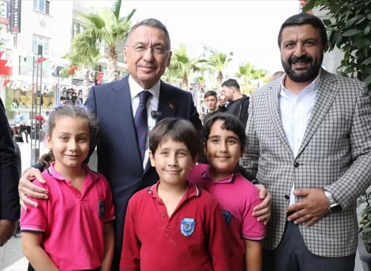TBMM Dışişleri Komisyonu Başkanı Oktay, Sancaktepe'de ziyaretlerde bulundu