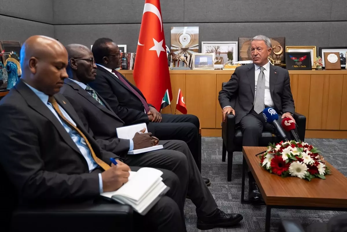 Akar ve Sudan Büyükelçisi Görüştü