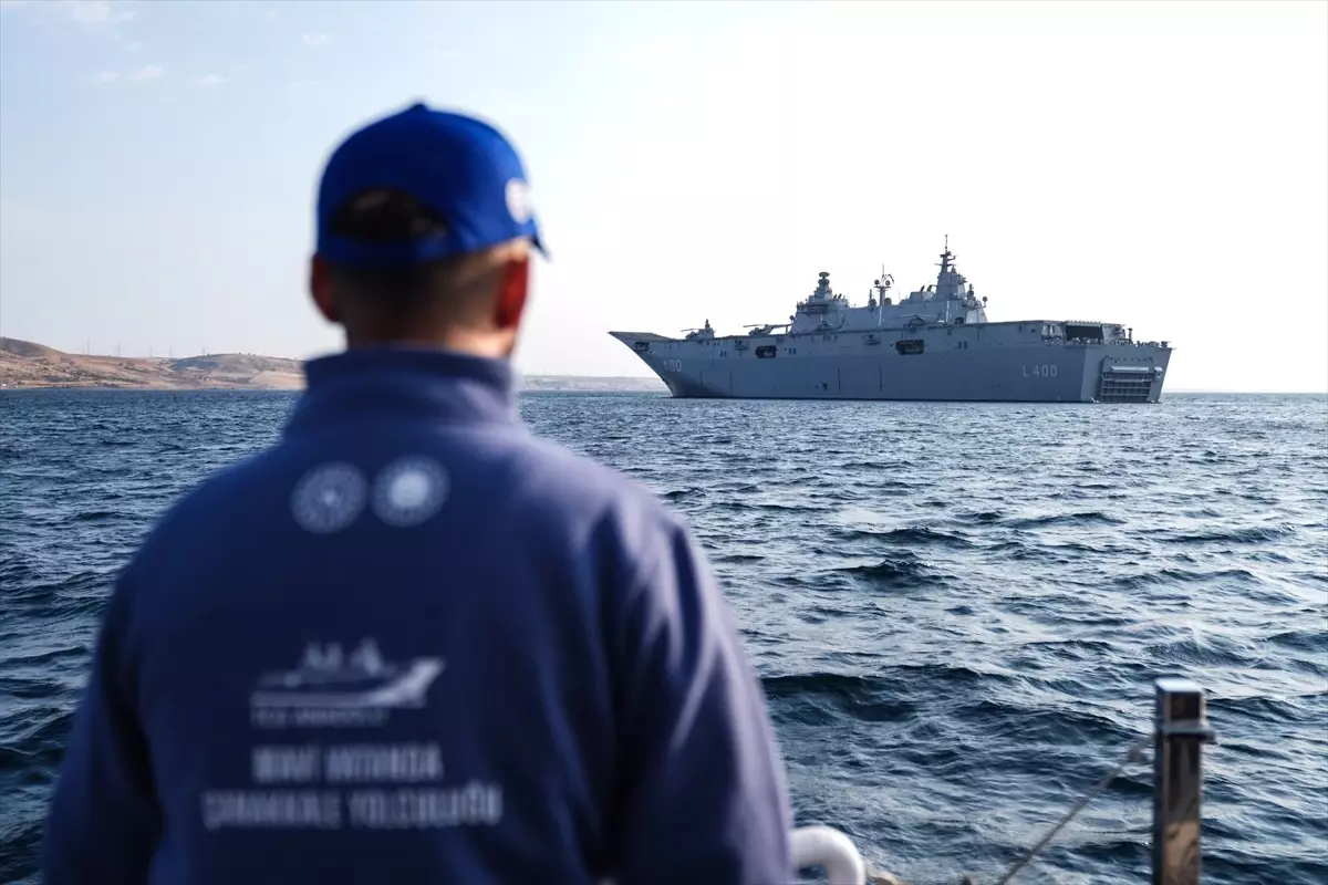 TCG Anadolu, 'Zafer Yolculuğu' için Çanakkale'den İstanbul'a hareket etti