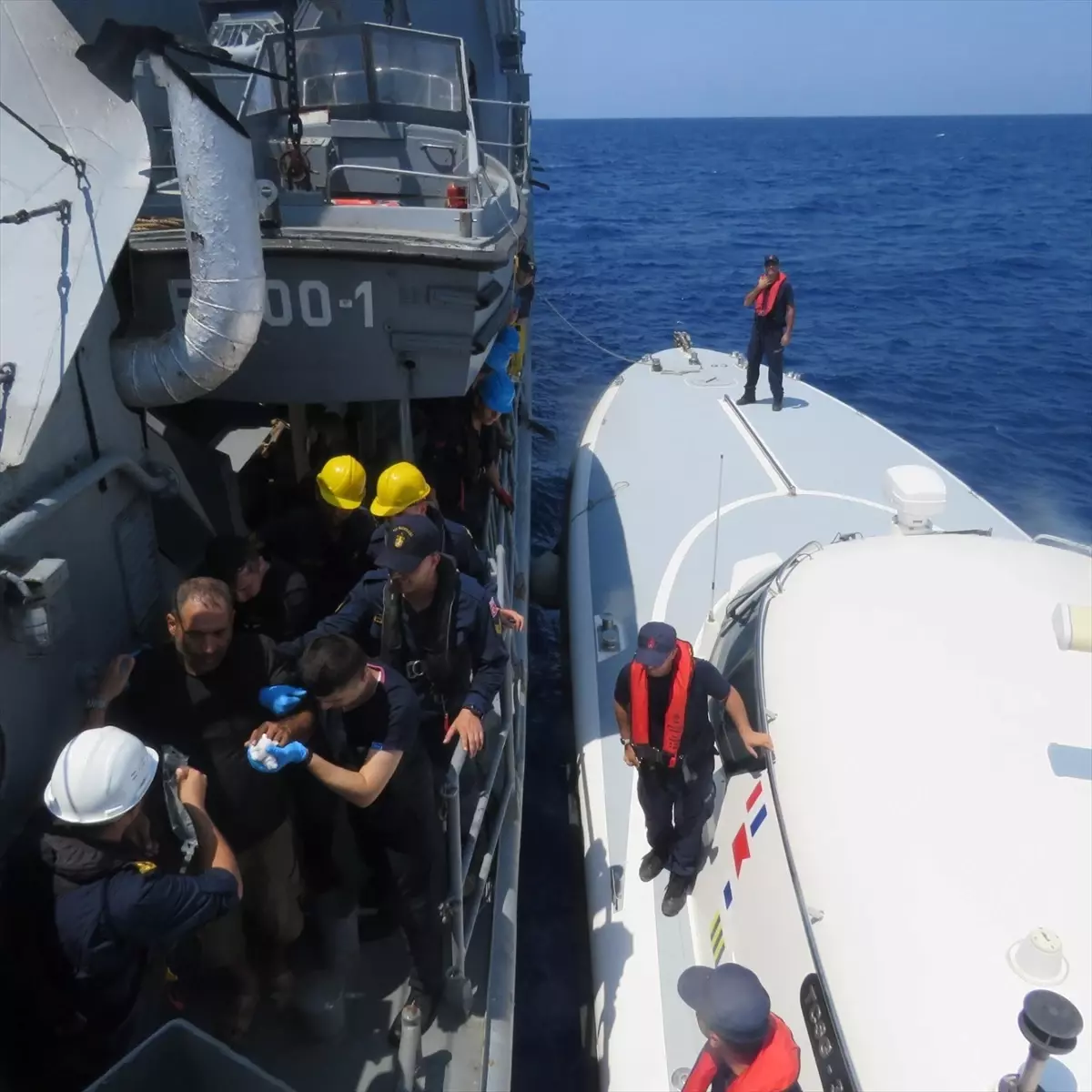TCG Bozcaada Karakol Gemisi, Yaralı Vatandaşa İlk Yardımda Bulundu