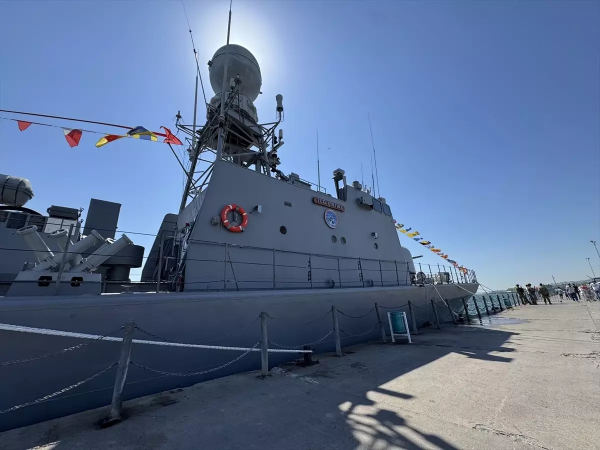 İzmit'te TCG Fırtına Ziyarete Açıldı
