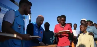 Mozambik'te 'Hediyem Kur'an Olsun' Projesi ile Kur'an-ı Kerim Dağıtıldı