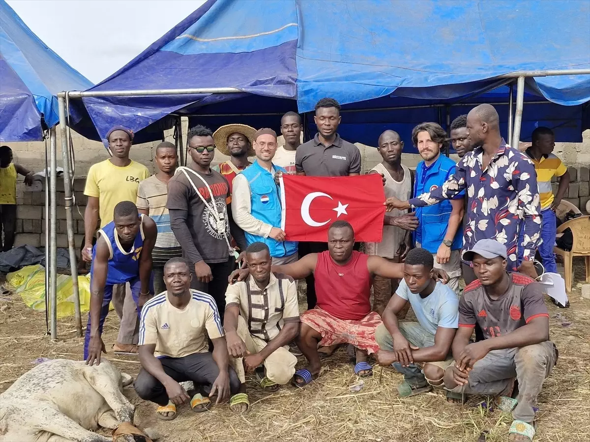 Türkiye Diyanet Vakfı, Togo'da 21 Bin Aileye Kurban Eti Dağıtıyor