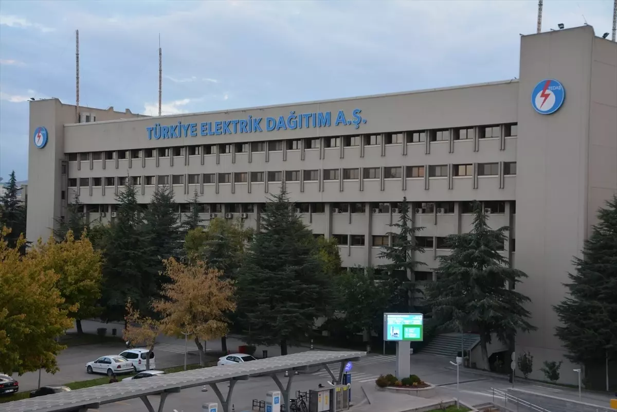 TEDAŞ, Kamu hizmetlerini güçlendirmek için Başvuru Kapısı uygulamasını tanıttı