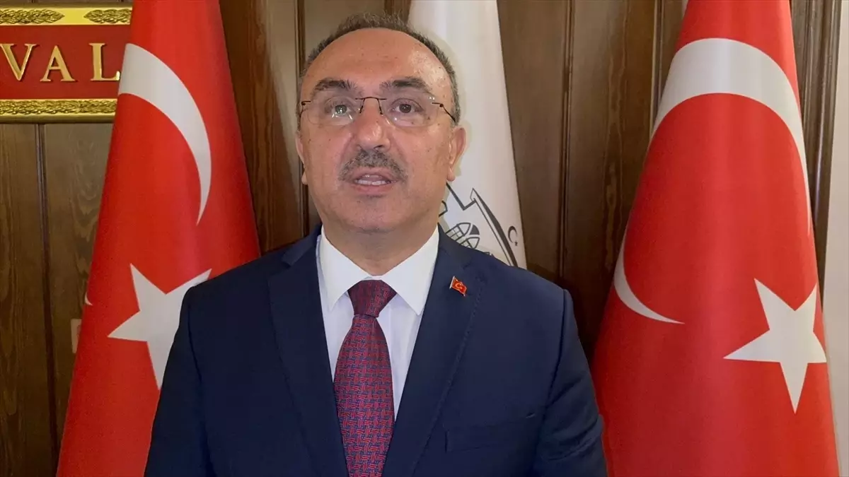 Tekirdağ'da Anız Yangını Ormana Sıçradı, Ekipler Müdahale Ediyor